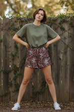 Load image into Gallery viewer, Flower &amp; Vine Cotton Shorts in Wood Rose
