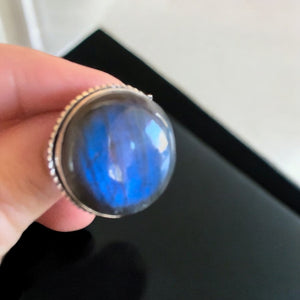 Labradorite Divination Ring with Mesmerizing Blue Sheen – Sterling Silver, Adjustable